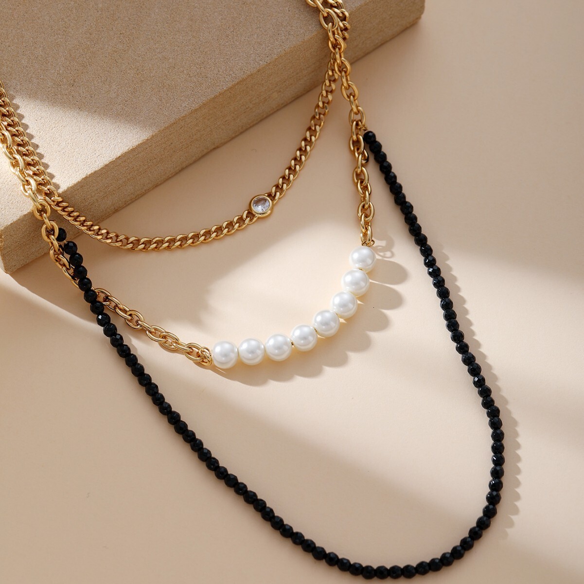 Style Pointed Rhinestone Fashionable Simple Handmade Black and White Collarbone Chain Jewelry Neckband Accessories