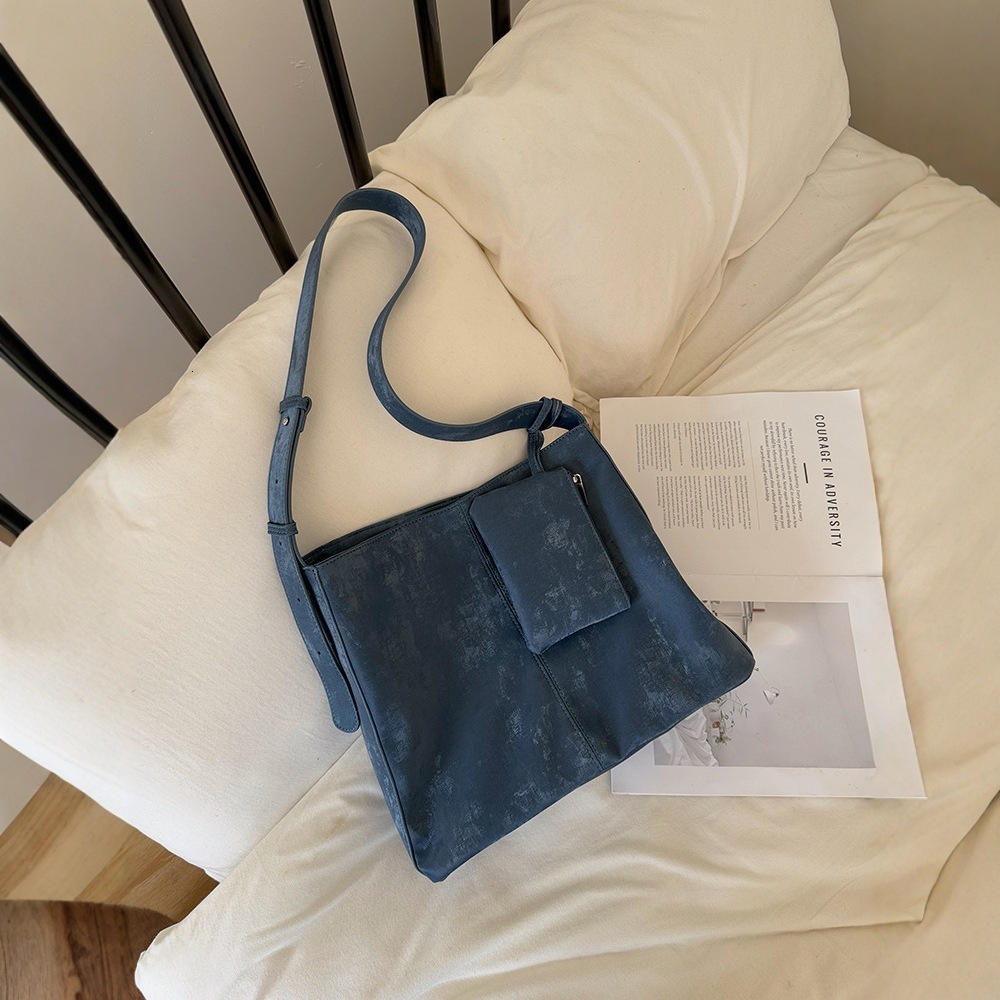 designer 2025 Crossbody Bag Spring Energetic Girl Simple Casual Soft Shoulder Bag Large Capacity Women's Bag Single Shoulder Tote Bag