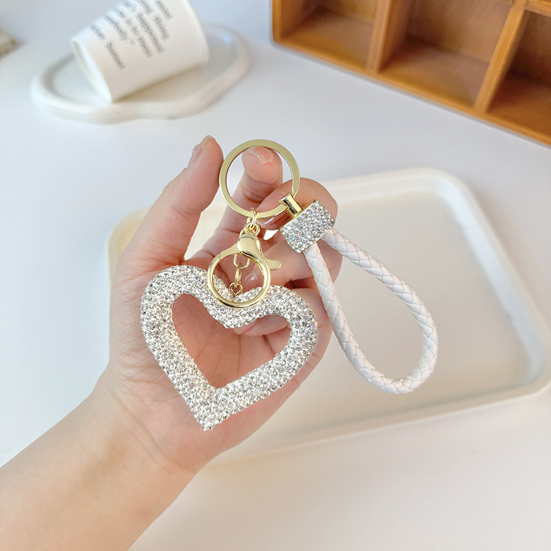 Bling Heart Keychain Shiny diamond-inlaid car keychain with leather wrist strap, couple friendship keychain, key pouch packaging decoration Source Man