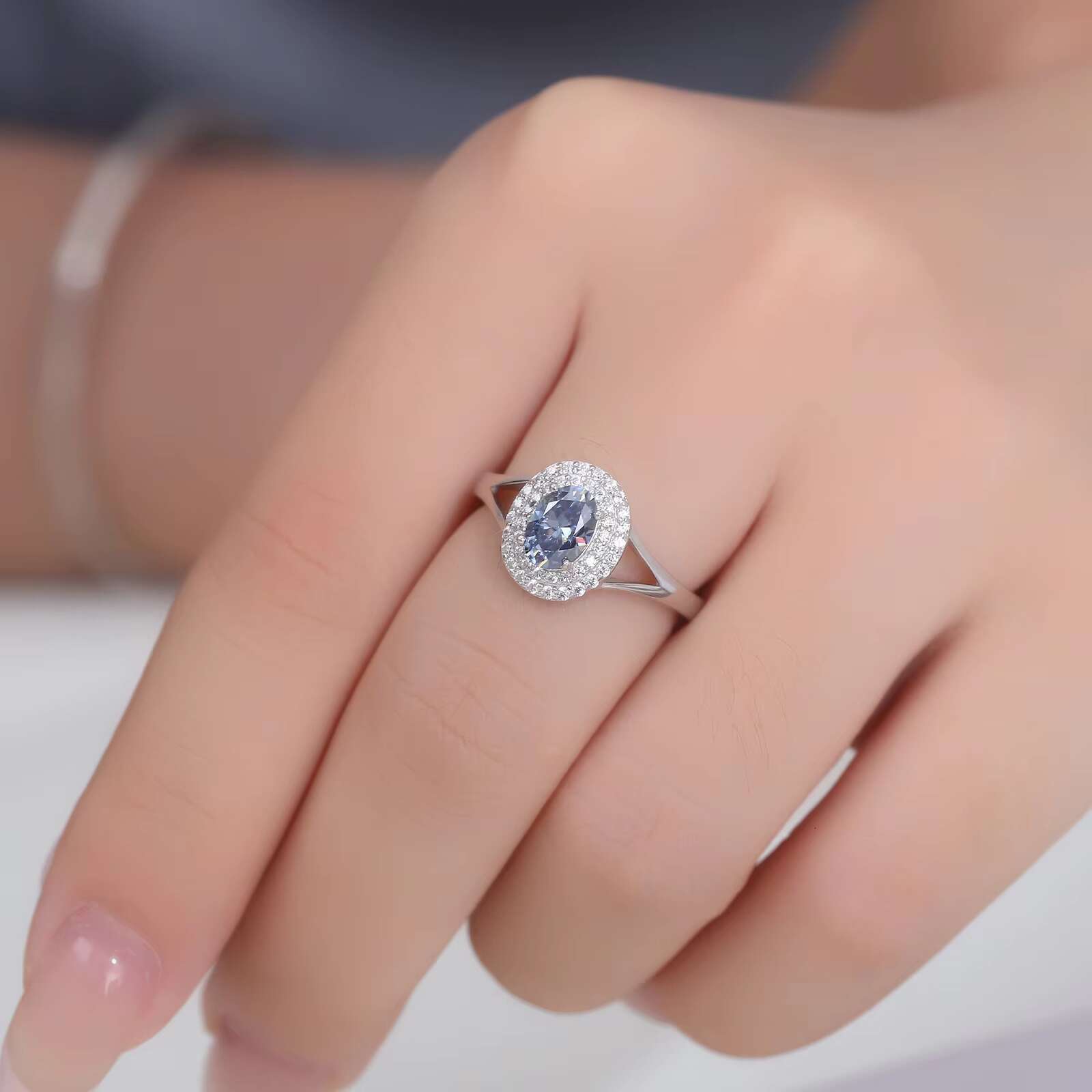 Wedding Bridal Jewelry White Gold Plated 925 Sterling Silver Ring Oval Shape VVS1 Moissanite Engagement Ring Women