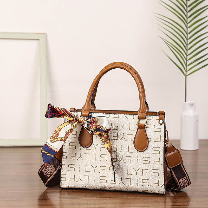Top Brand High Quality New Style New Style Vintage Floral Tote Bag Fashion Letter Scarf Color-Block Shoulder Handbag Boutique Bag New Free Delivery De