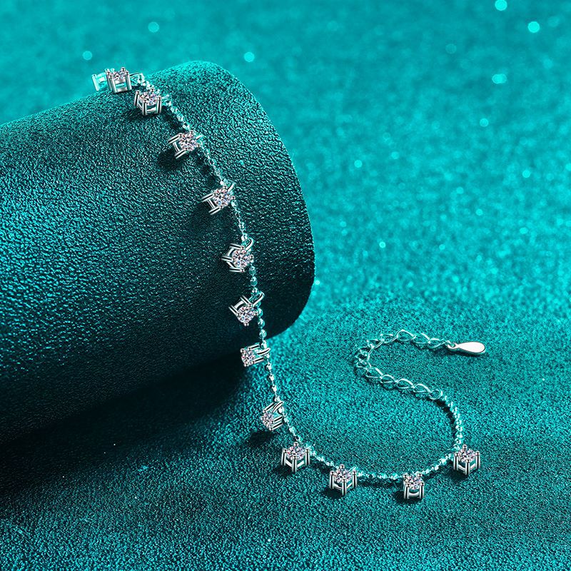 925 Sterling Silver Moissanite Heart Bracelet, Platinum Plated Adjustable Elegant Bracelet for Everyday Luxury
