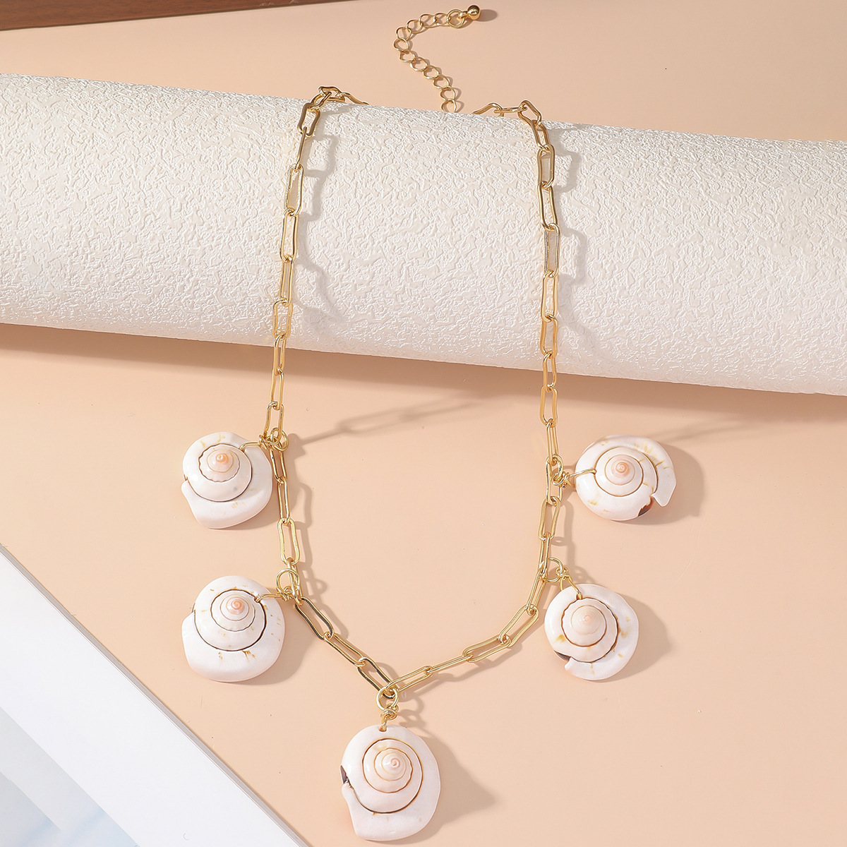 women's beach personalized design, shell pendant necklace, internet famous collarbone chain