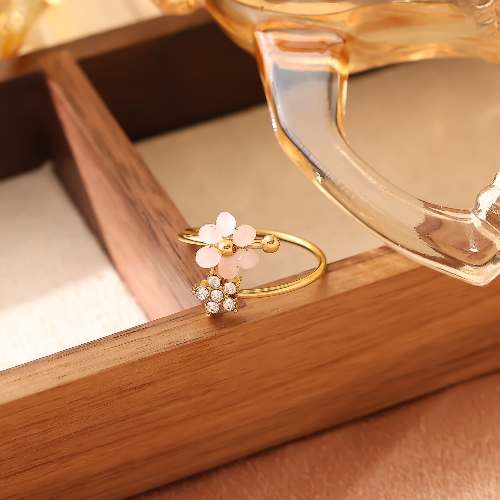 Fashion Stainless Natural Stone Flower Zircon Design Light Luxury High-end Non-fading Open Titanium Steel Ring