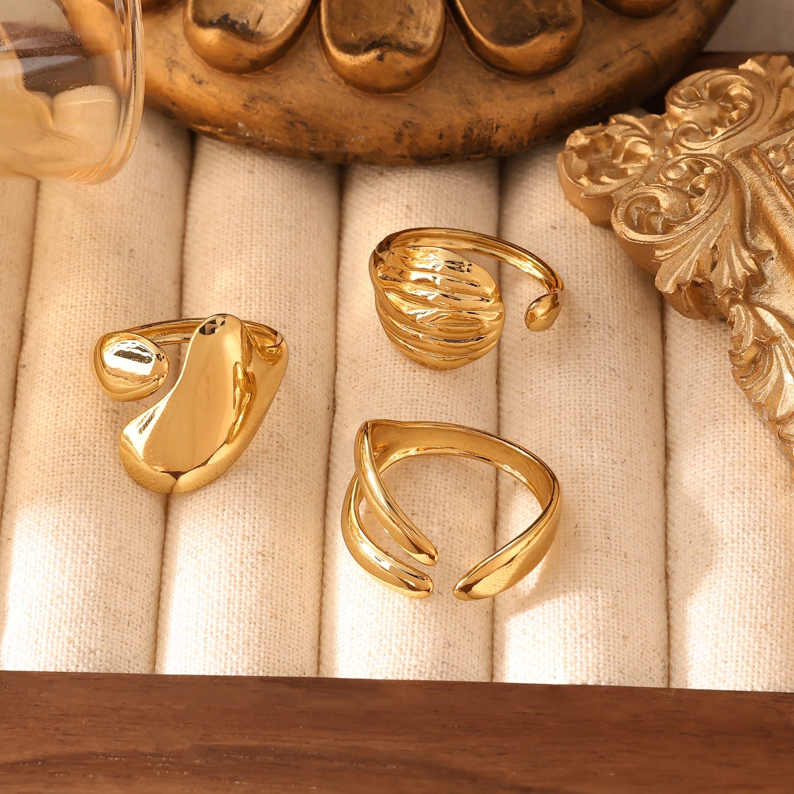 Style Water Drop Hug Ring Set Geometric Hollow Twisted Rings with Design Sense