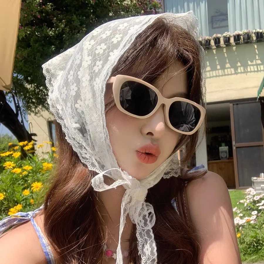 1PC Lace Bandanas Scarf Retro lace Floral Triangle Headscarf Embroidered Hair Scarf Wrap Korean Womens Girl Sweet Kerchief W250602