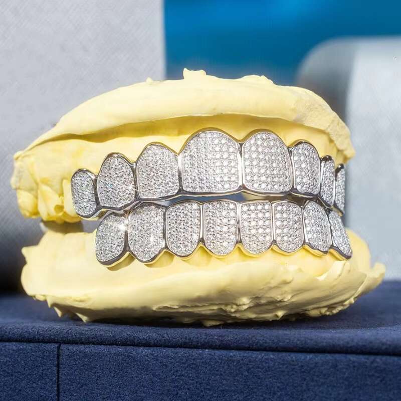 Custom VVS Hiphop Iced Out Grillz for Teeth 925 Sterling Silver Sparkling Moissanite Grillz