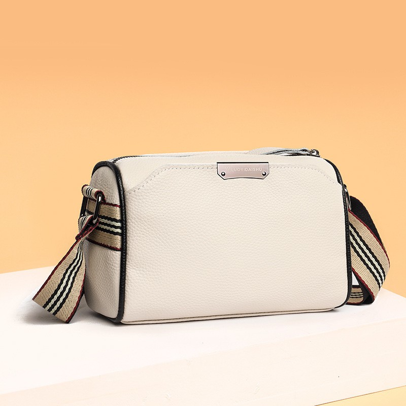 Real leather women's large capacity top-level cowhide small square bag designed by fashionable, simple and multifunctional women's diagonal 