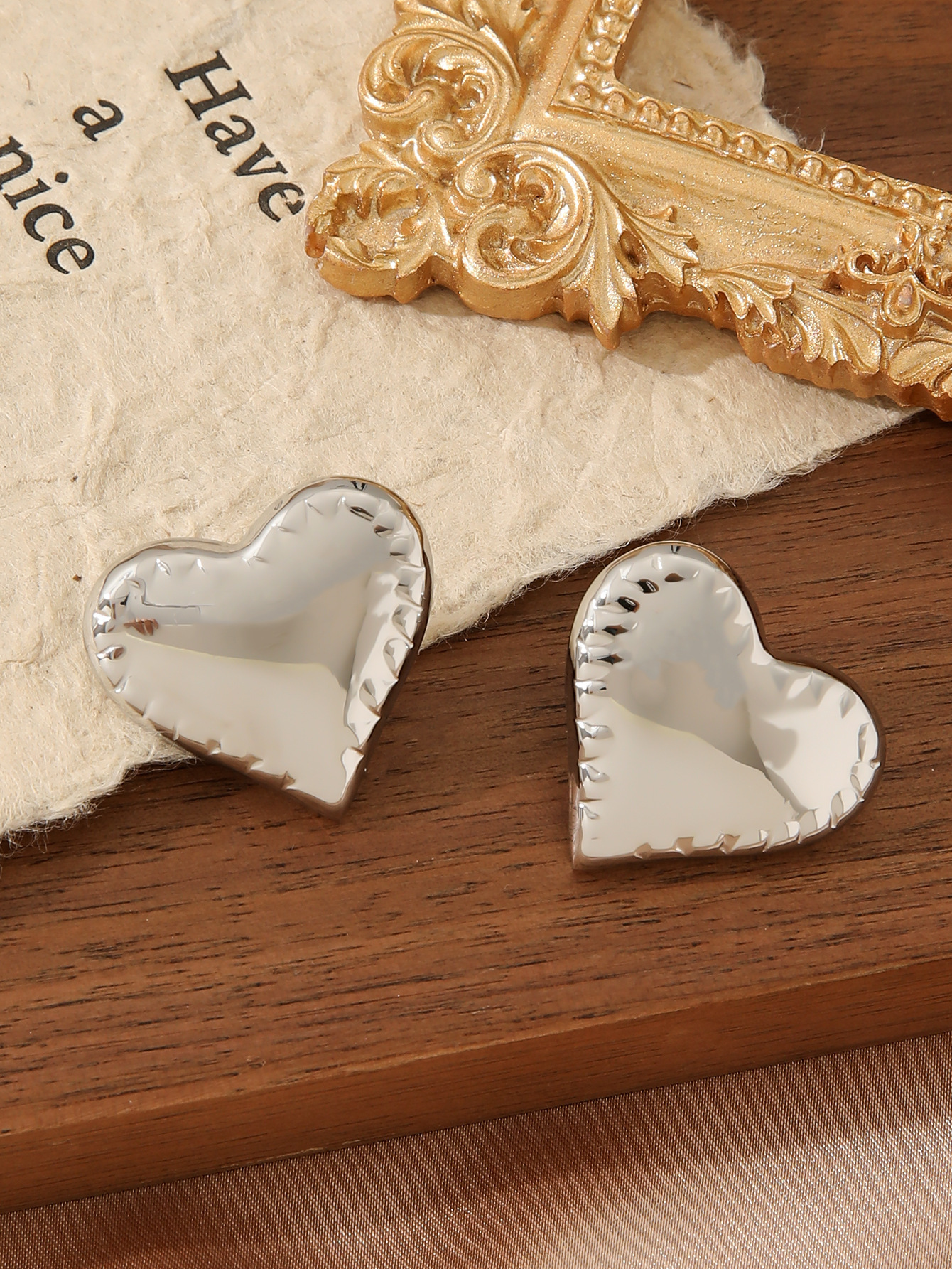 Fashion Titanium Steel Flower Earrings Light High-end Sense Women Gold-plated Hollow Non-fading Niche Metal Ear Jewelry