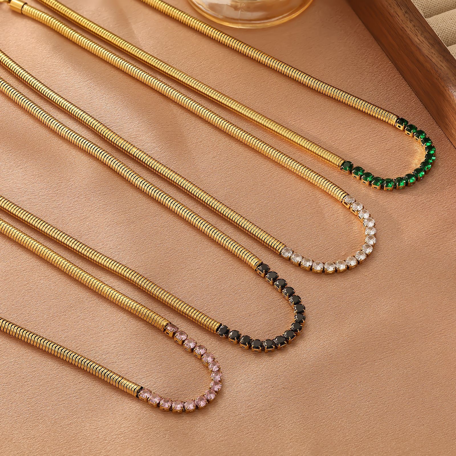 High-End Necklace for Women Inlaid with Artificial Zircon Clavicle Chain Fashion Jewelry Titanium Steel Non-Fading Light Personality