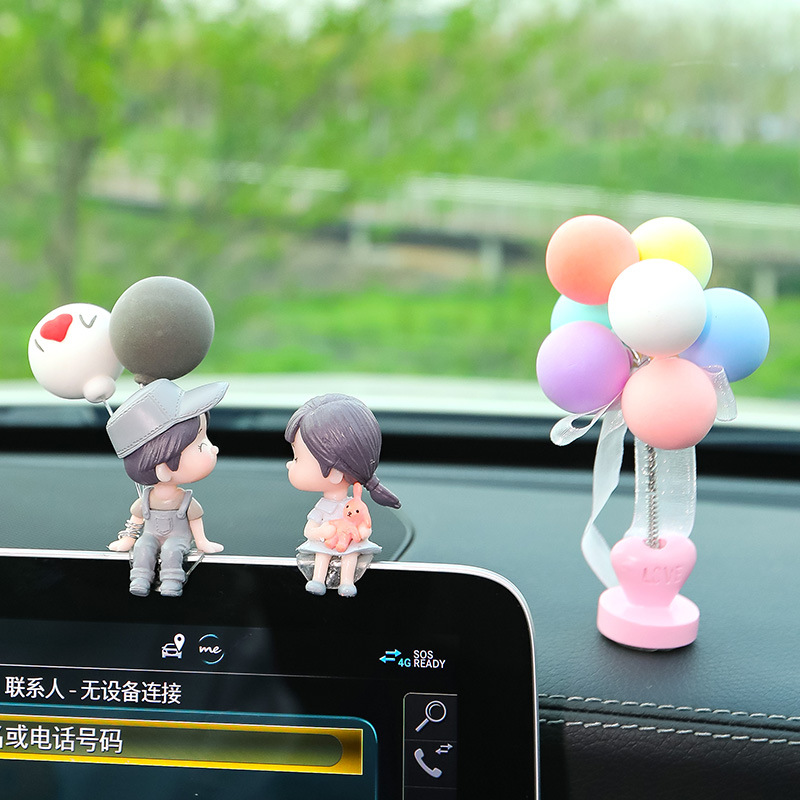 Car Ornament Cute Couple Car Dashboard Ornament Romantic Auto Interior Decor with Balloons Love Gift Dashboard Decoration for Valentine's Gift