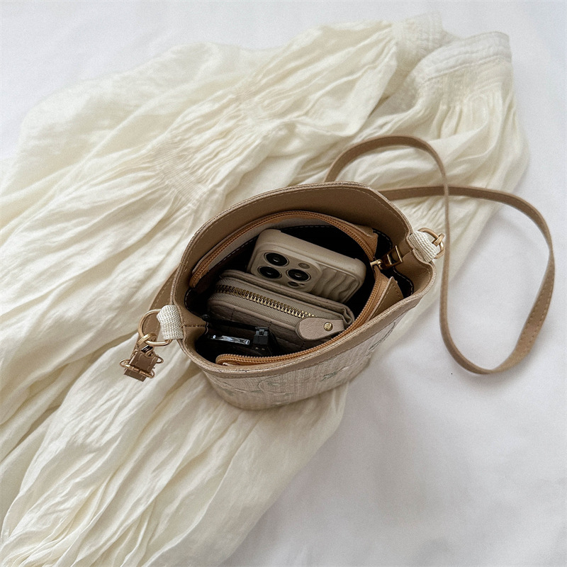 Trendy Small Bags for Women 2023 Summer New Fashion Shoulder Crossbody Internet Celebrity Lace Woven Bucket Bag