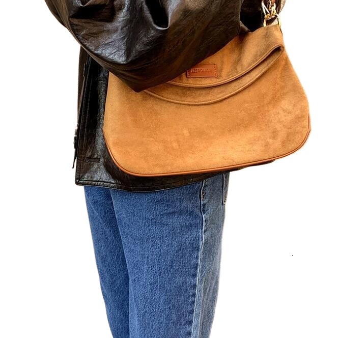 designer Niche Design Chain Retro Crossbody Bag for Women 2025 Autumn Winter New Matte High-Quality Texture Shoulder Underarm Bag