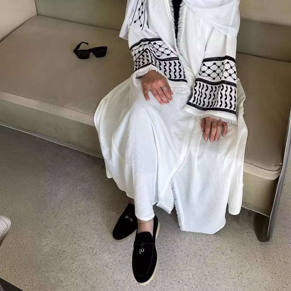 Loriya2025 Middle East Turkey Dubai Exquisite Embroidery Tassel Cardigan Gown lr763 2025 New Casual Versatile Fashion Clothing