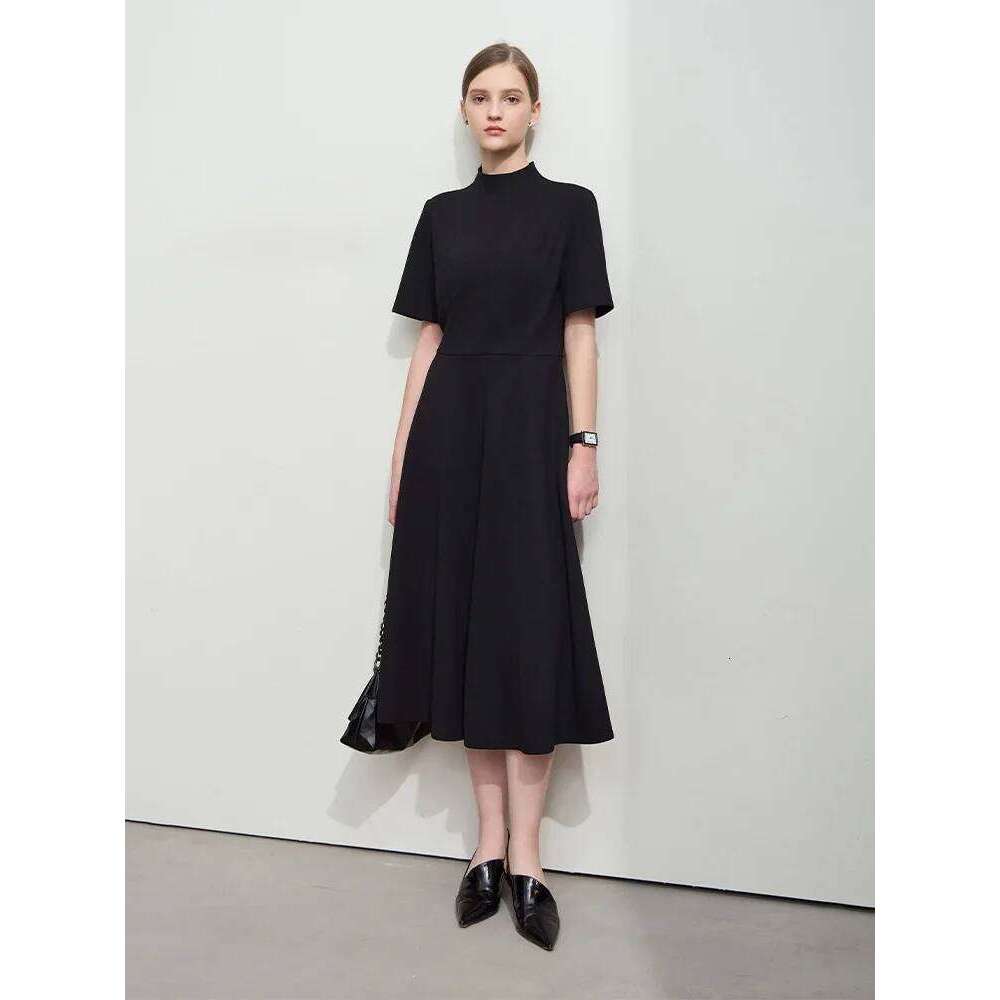Amii Minimalist 2025 Spring New Short Sleeved Solid Elegant Commuter Stand Up Collar Splicing Waist Dress Drape Skirt 12541006