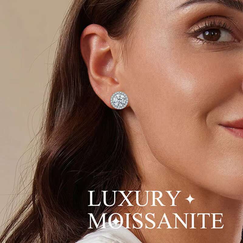 Popular 925 Sterling Silver 1ct Moissanite Diamond Classic Four Claw Threaded Male and Female Stud Earrings