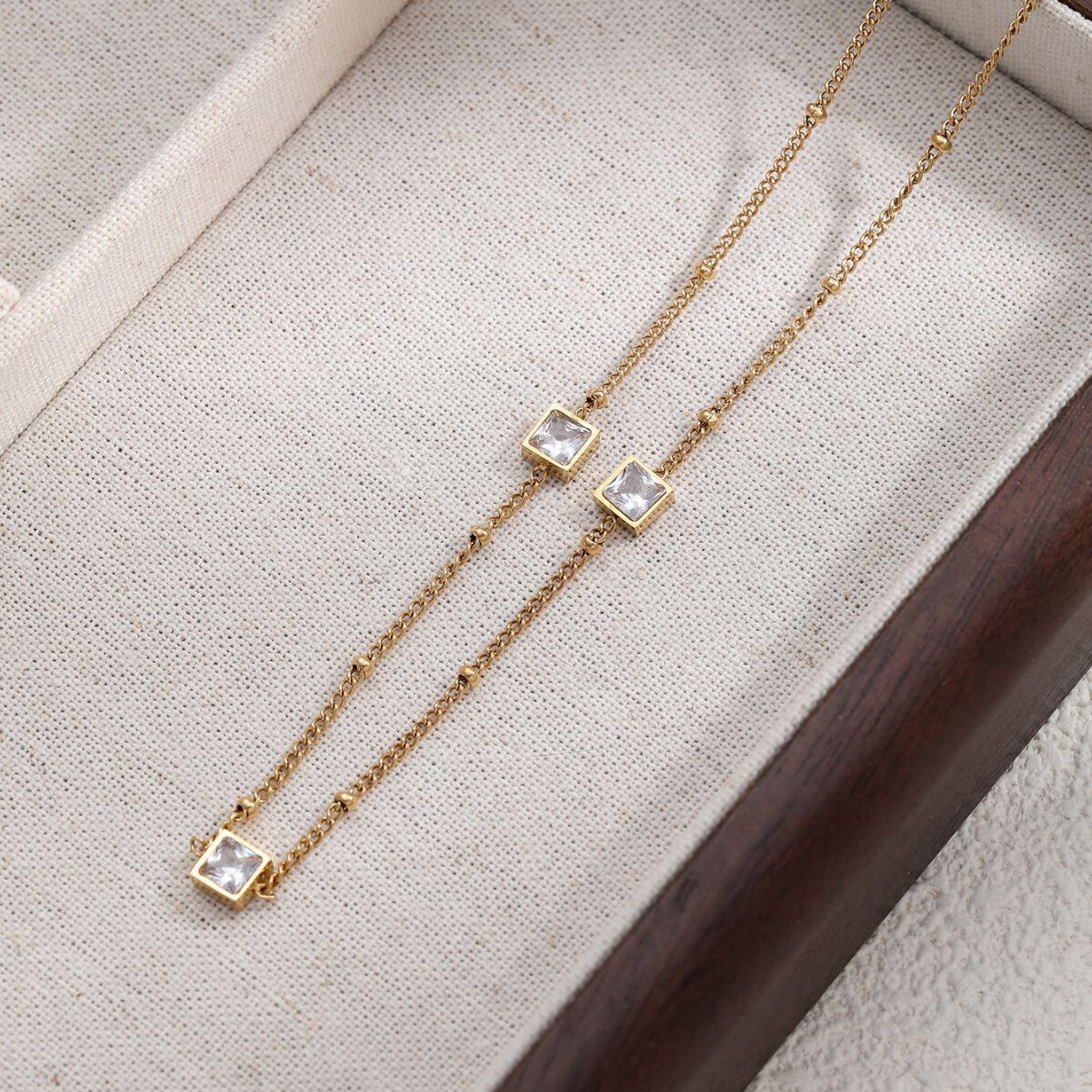 Necklace for Women, Non-Fading, Elegant and Luxurious, Exquisite Titanium Steel, Versatile Fashion Collarbone