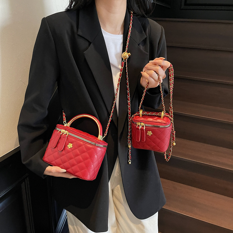 designer Cross-border High-end Texture Quilted Embroidery Box Bag Women's Bag 2025 New Fashion Trend Chain Shoulder Crossbody Bag