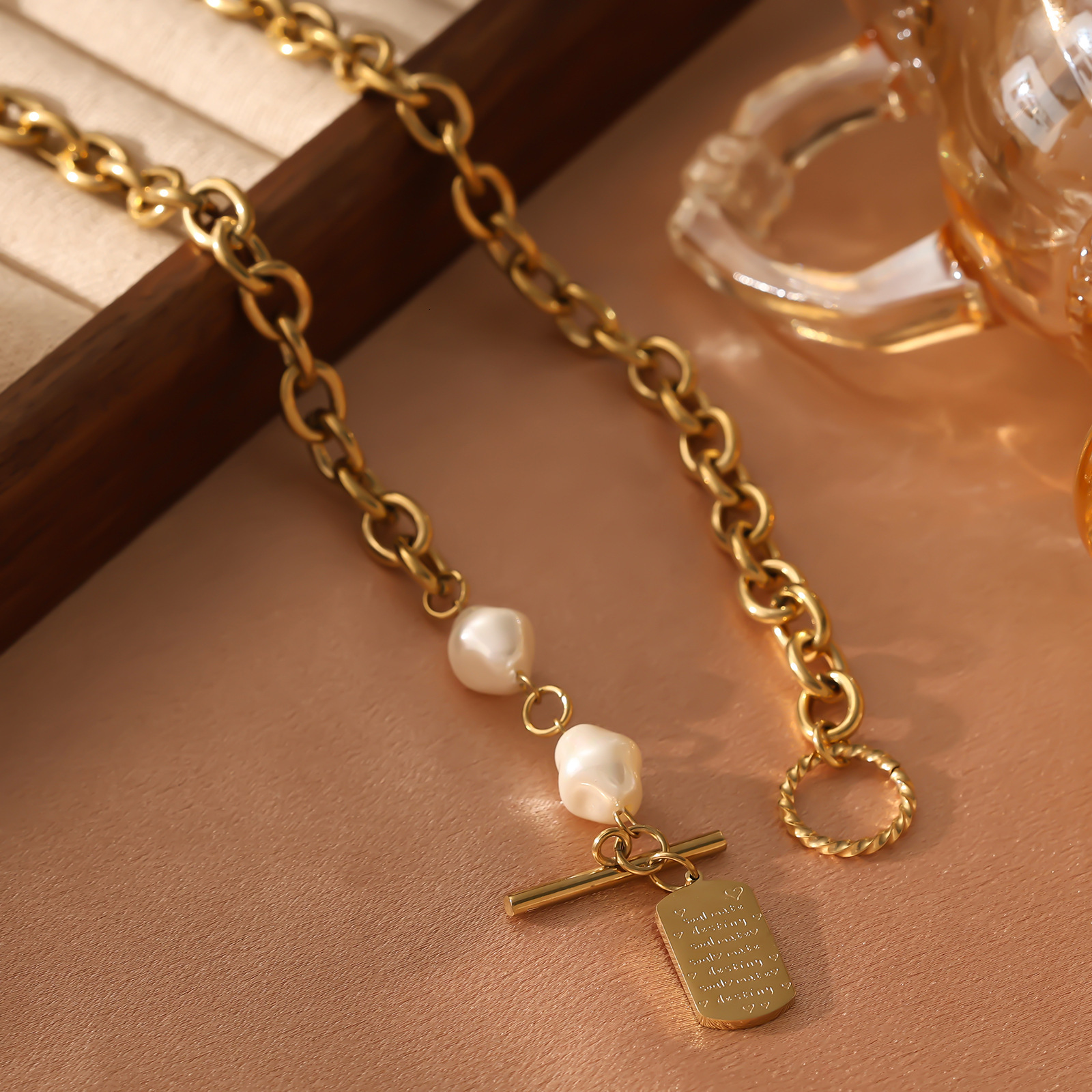 Fashion Jewelry Colorful Turquoise Pendant for Women, Simple and Stylish Single Layer Necklace