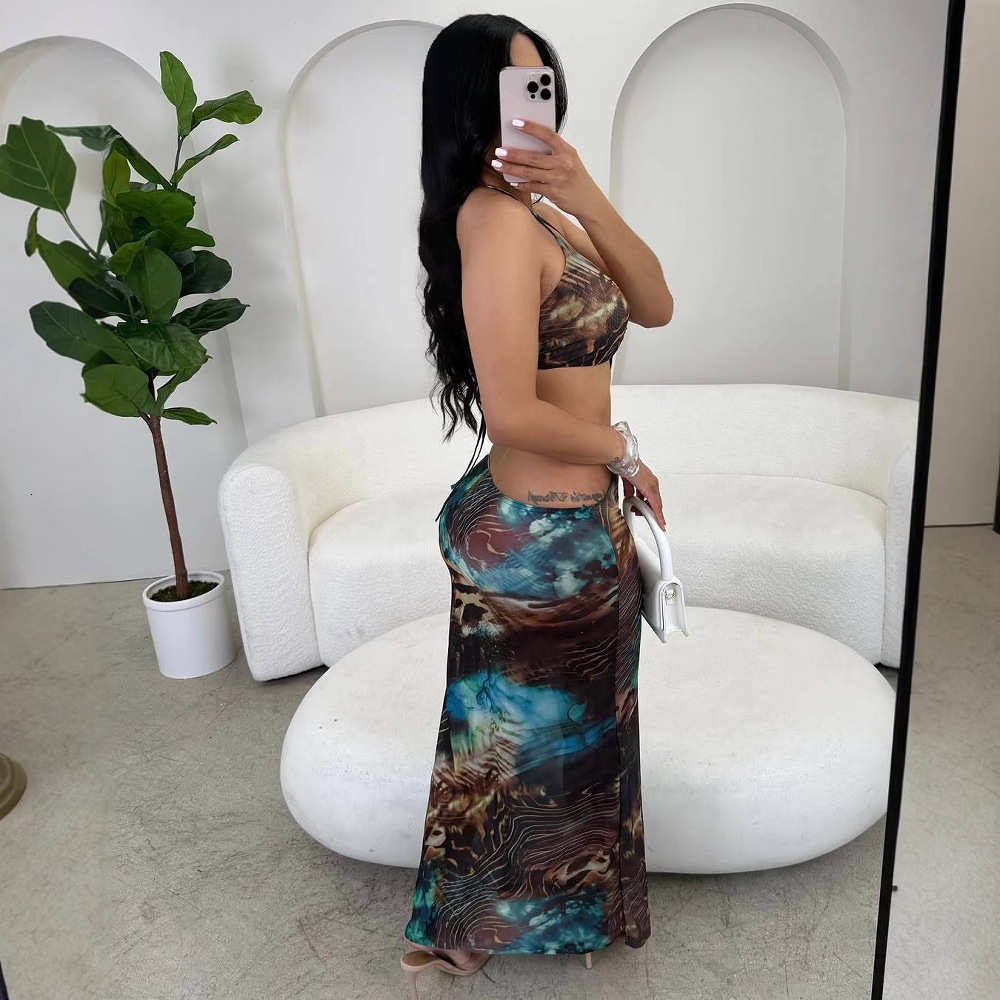 Designer T Shirt New European And American Women S Fashion Strapless Hollow Out Mixed Color Printed Long Dress Wholesale Essentials Summer Dress