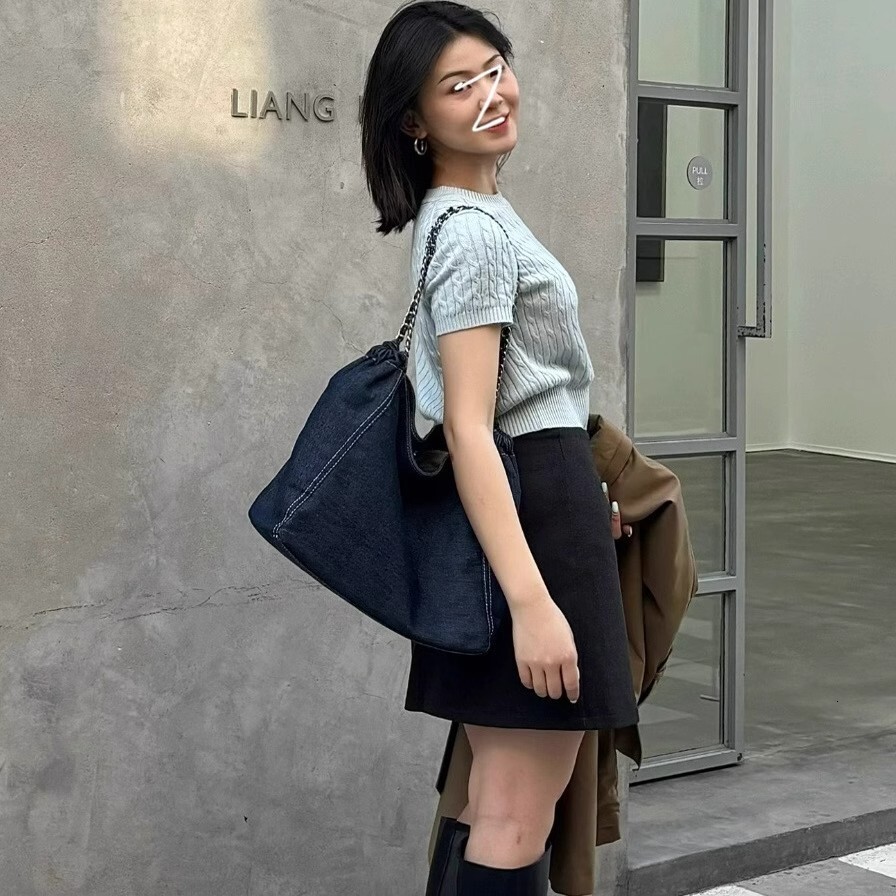 designer Spring Summer New Washed Denim Canvas Bag Versatile Large Capacity Crossbody Bag Student Class Morning Commute Shoulder Bag