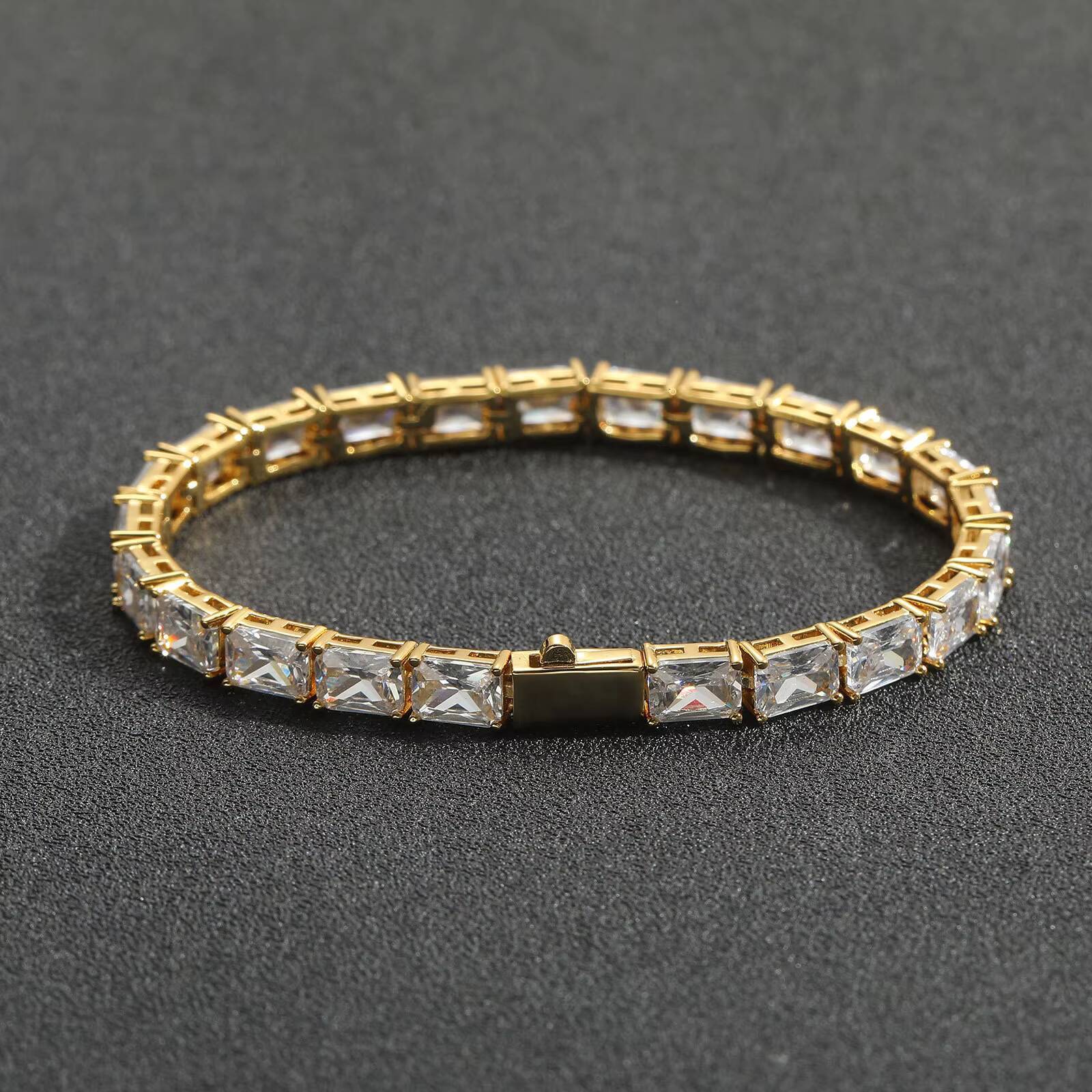 Fashionable Sier Silicone Bracelet
