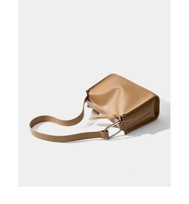 Fashionable genuine leather casual pillow large capacity commuting niche design shoulder simple cowhide crossbody bag