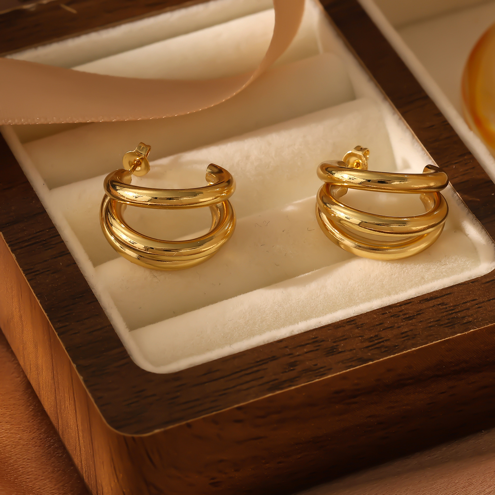 Square Geometric Women's C-Shaped High-End Sense Hoop Hepburn Style Earring