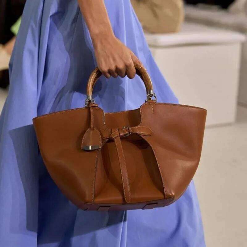 Spring/Summer New Canvas Grass Woven Bamboo Handle Vegetable Basket Women's Butterfly Knot Handbag Beach Bag