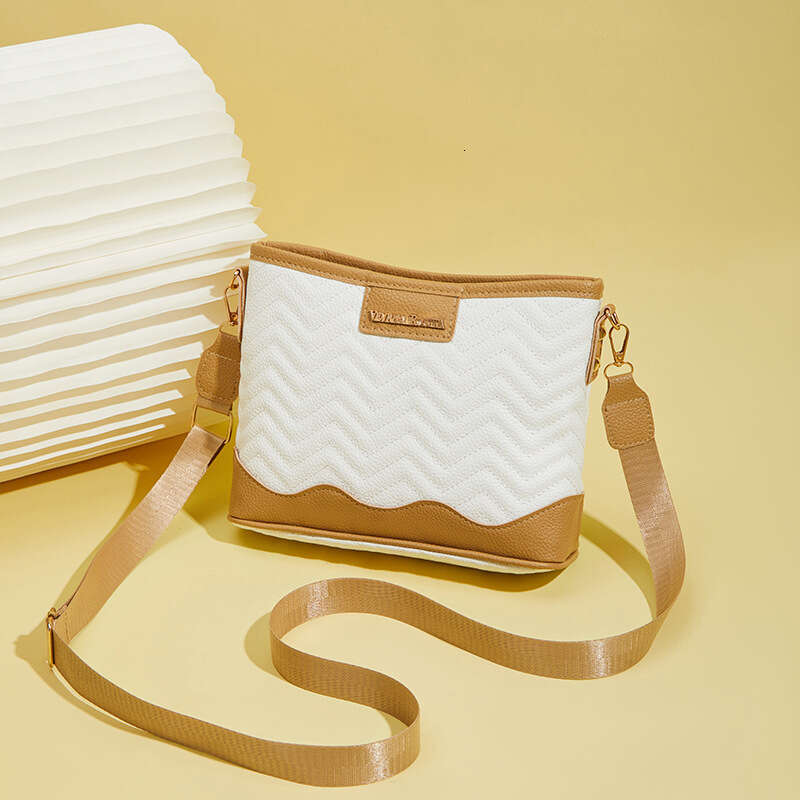 Wave Pattern Bucket Ladies Small Style Large Capacity Women's Shoulder Bag 2025 Elegant Versatile New Trendy Fashion Ins