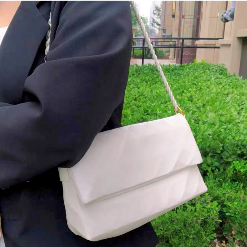 designer 2025 New Crossbody Women's Bag Niche Design Fashion Versatile Chain Strap Single Shoulder Genuine Leather High-end Underarm Bag