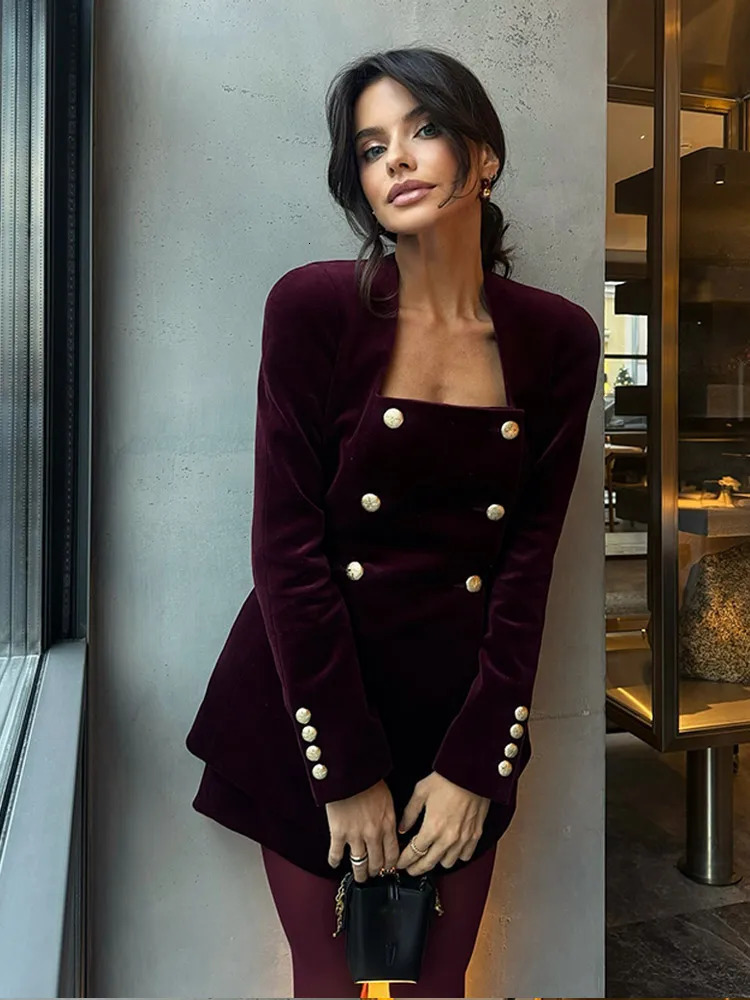 Elegant Burgundy Velvet Square Neck Shirt Pant Set Fashion Square Neck Metal Buttons Slim Long Sleeve Tops Short Pants Suit 250530