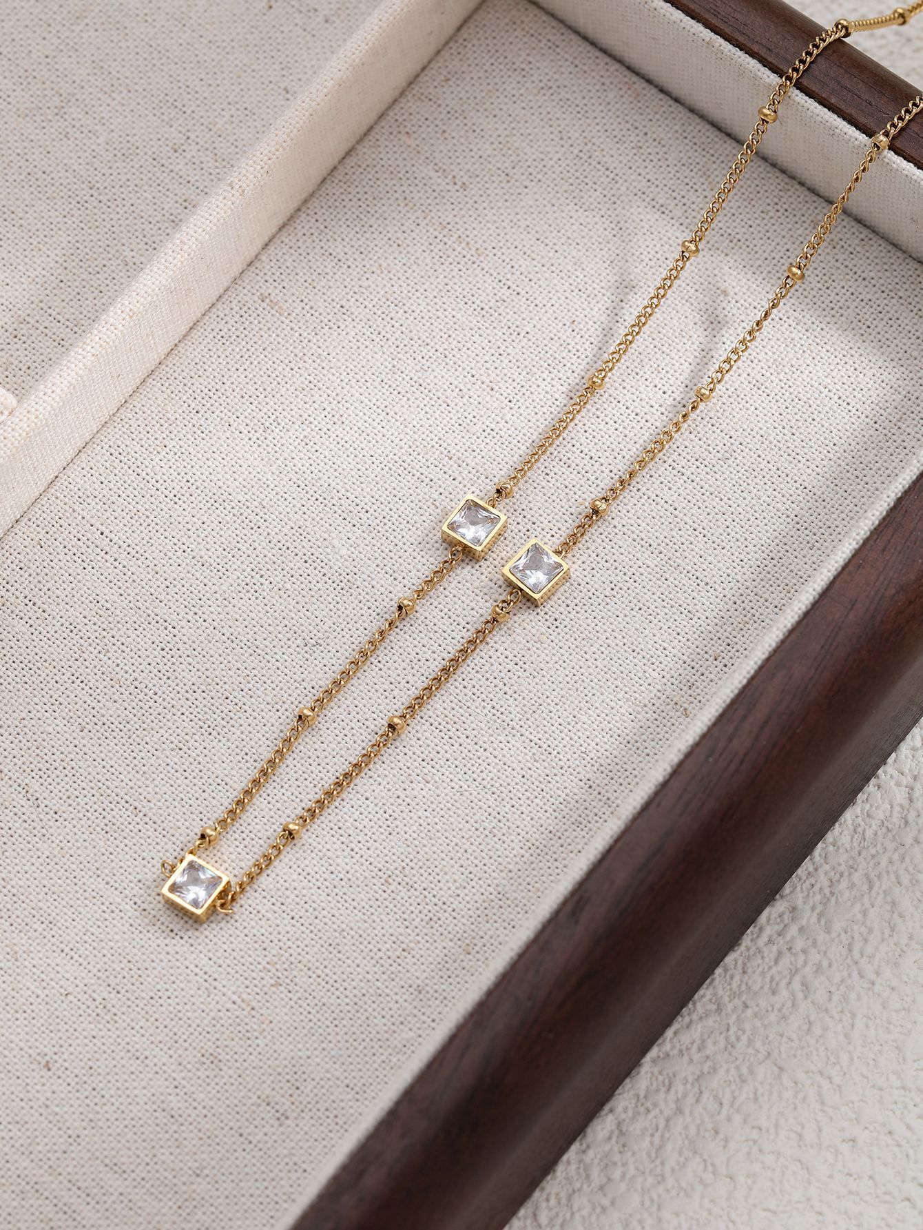 Necklace for Women, Non-Fading, Elegant and Luxurious, Exquisite Titanium Steel, Versatile Fashion Collarbone