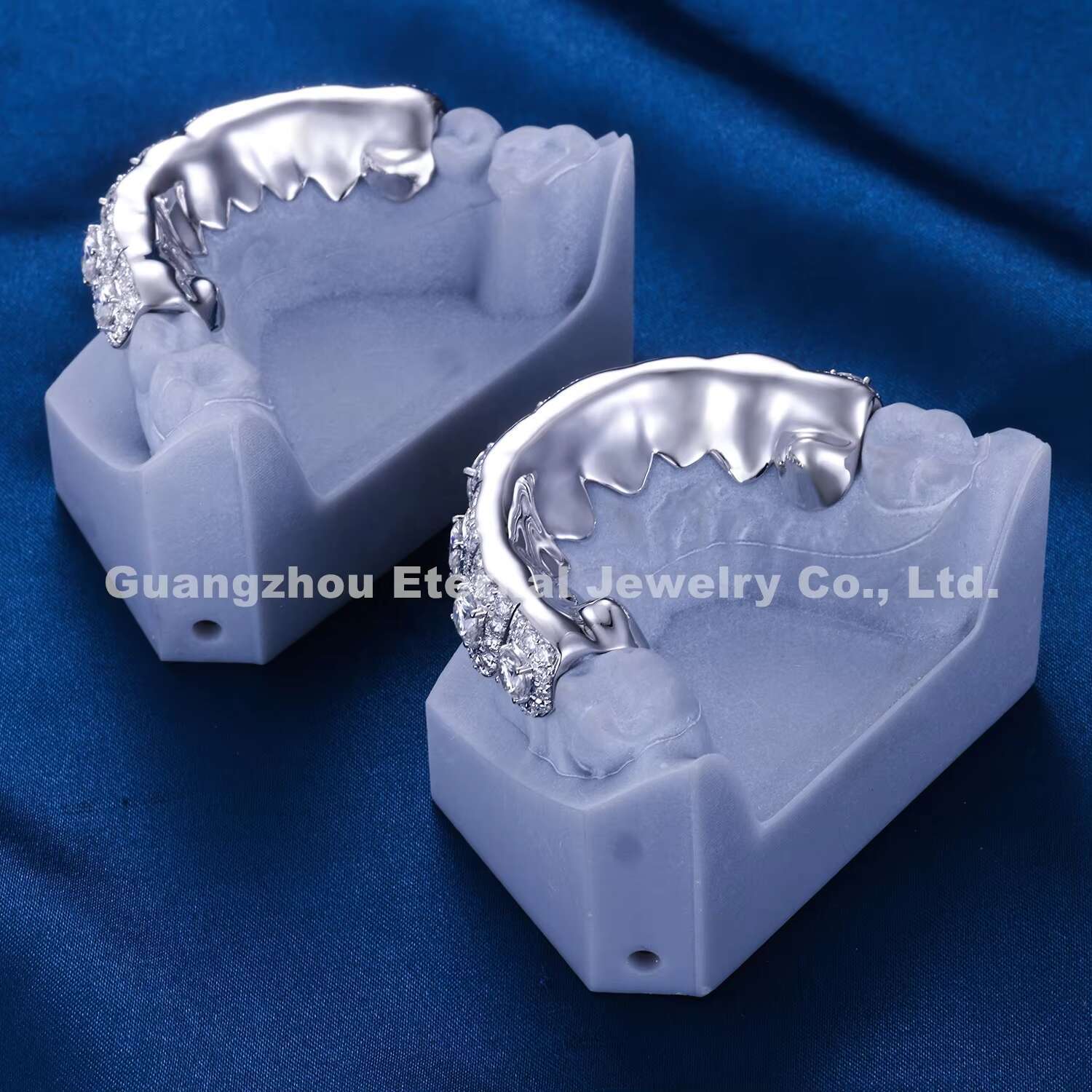 Custom Hip Hop Jewelry S925 Silver Solid Gold Iced Out VVS Diamond Round Cut Moissanite Diamond Bling Teeth Grillz for Men Women