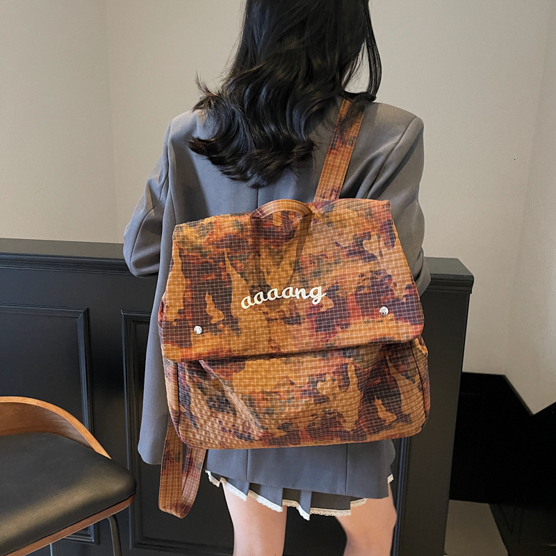 designer 2025 New Trendy Water-Dyed Fabric Camouflage Large Capacity Backpack for Women Lightweight Outdoor Letter Travel Backpack