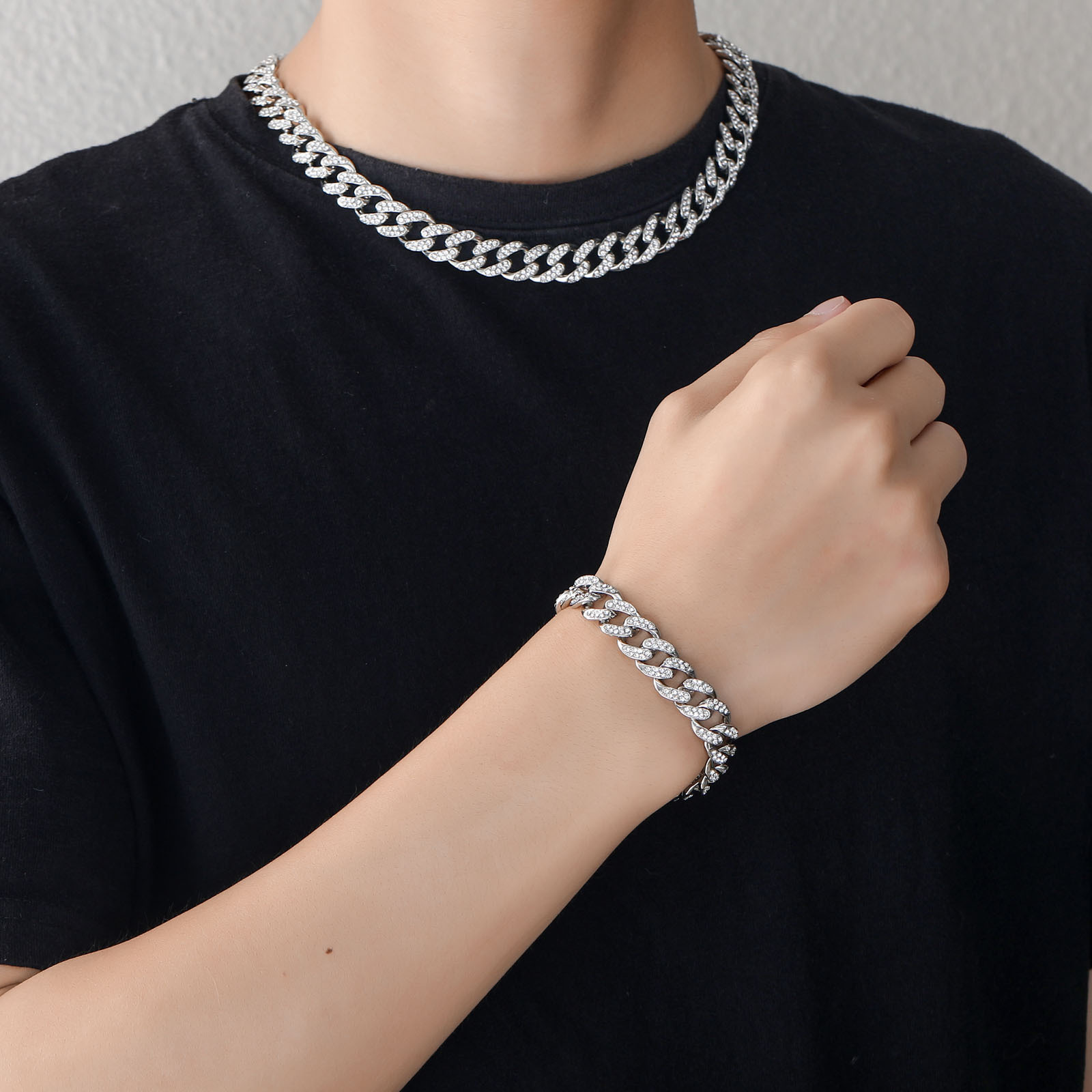 Hip hop Bracelet 13mm full diamond Cuban Bracelet classic Moissanite personality trendsetter mens hip hop Bracelet moissanite