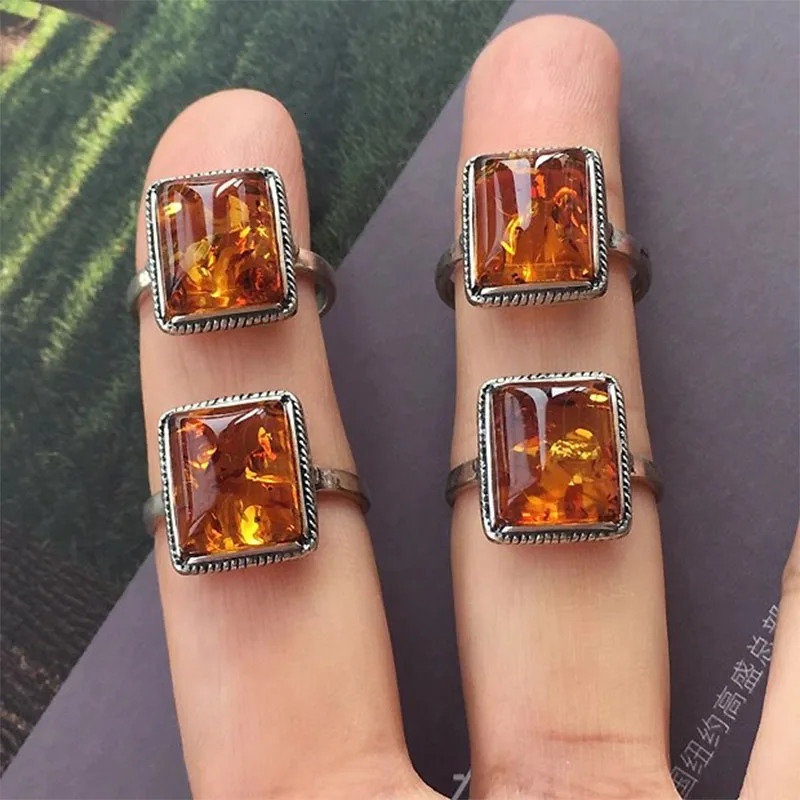 Yoowei Natural Amber Rings for Unisex Golden Flower Vintage Ring S925 Silver Rectangle Geometric Baltic Amber Jewelry Wholesale 250526
