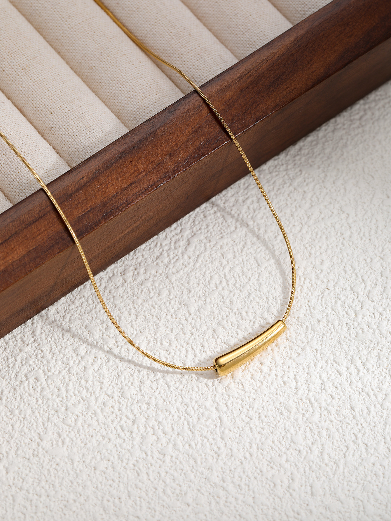 Minimalist Eggplant Geometric Pendant Necklace Round Snake Titanium Steel Clavicle Chain Non-Fading Layered Versatile Gift