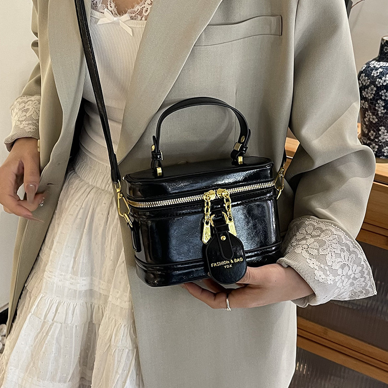 Retro fashion women's handbag fashion multifunctional shoulder bag niche designer simple fashion women's crossbody bag
