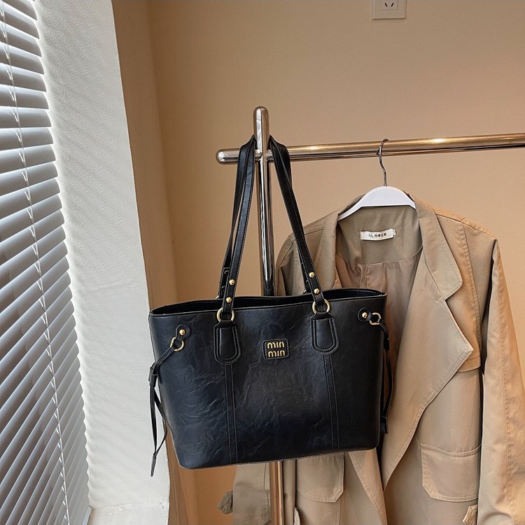 new Large-capacity bags for women autumn and winter styles with high-quality texture and a sense of sophistication Shoulder bags tote bags suitable