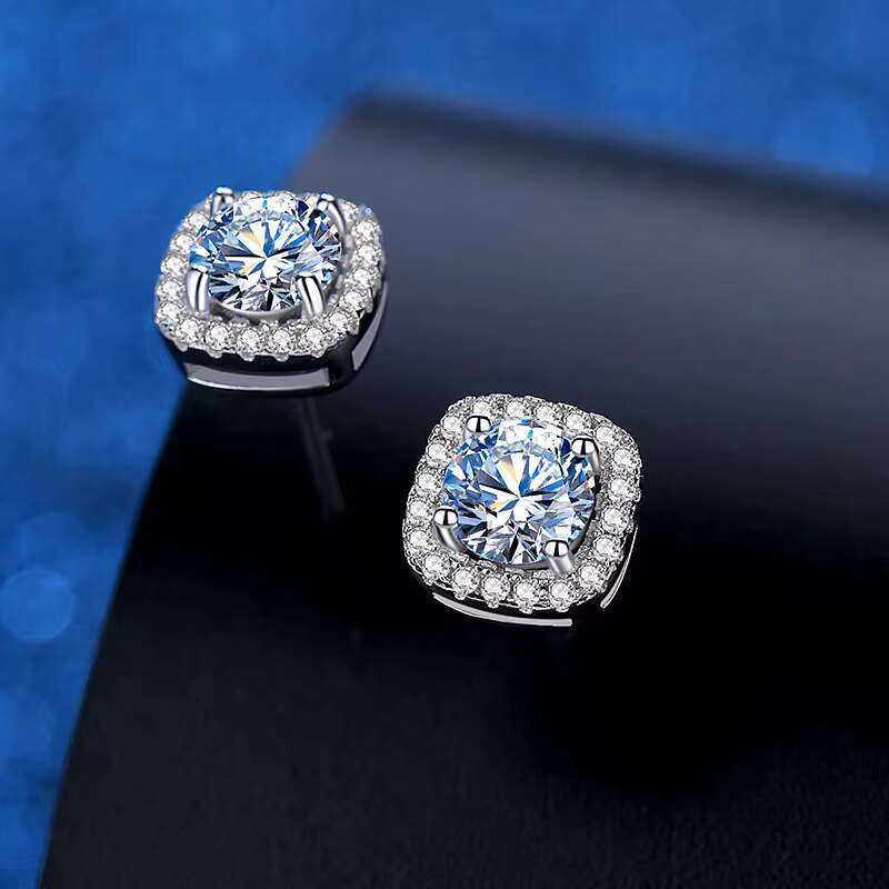 Wholesale Fine Jewelry Gift Daily Women Female 4 Four Claws Bezel 925 Sterling Silver Imitated Moissanite Diamond Stud Earring