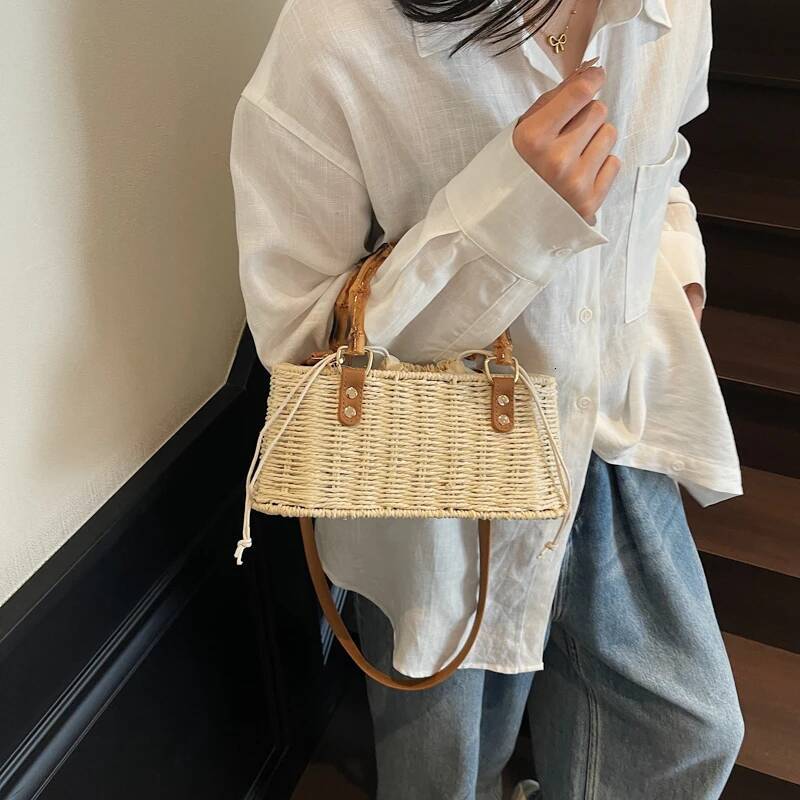2025 New Summer Handmade Women's Vine Weaving Handbag Retro Bamboo Handle Handbag Designer Women's Bohemian Straw Weaving Beach Shoulder Bag