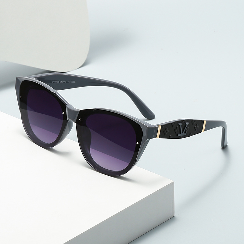 2025 hot free shipping Retro fashion designer sunglasses with UV protection and premium texture for women men