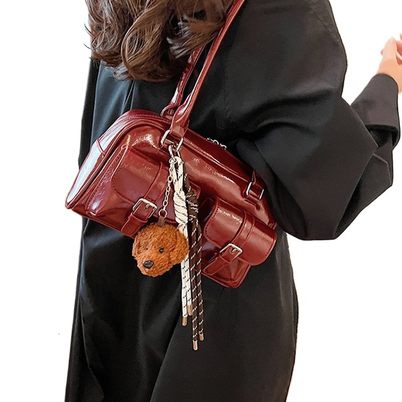 designer Trendy Women's Bags This Year Large Capacity Shoulder Bag Cute Pendant Pillow Bag Retro Multi-pocket Bowling Bag