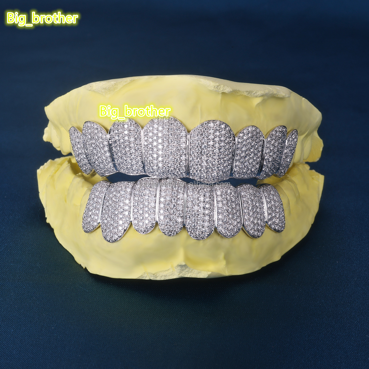 Factory Custom S925 Silver 10K 14K 18K Solid Gold No Perm Moissanite Lab Natural Diamond Grillz for Teeth