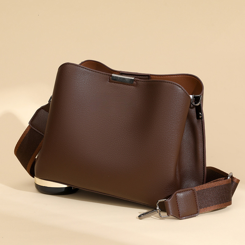 fashion Light luxury soft leather large capacity casual fashion women s bag crossbody bag designer women s fashionable and elegant shoulder bag