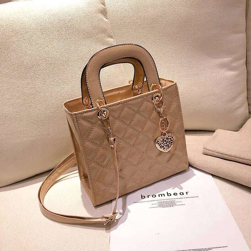 Fashion Large Capacity Square Bag Ladies Classic Handbag Girls Plaid Crossbody Metal Tassel Decoration