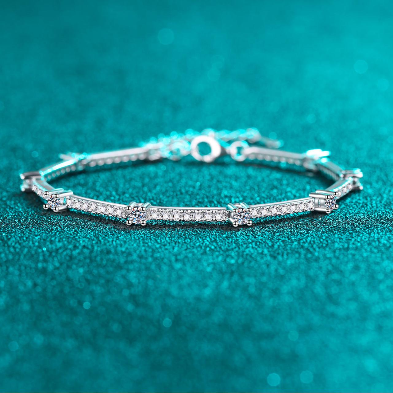 S925 Silver Moissanite Bracelet Elegant Minimalist Design, Ideal for Casual and Formal Wear, Perfect for Gifting on Special Occasions, Adjustable Fit