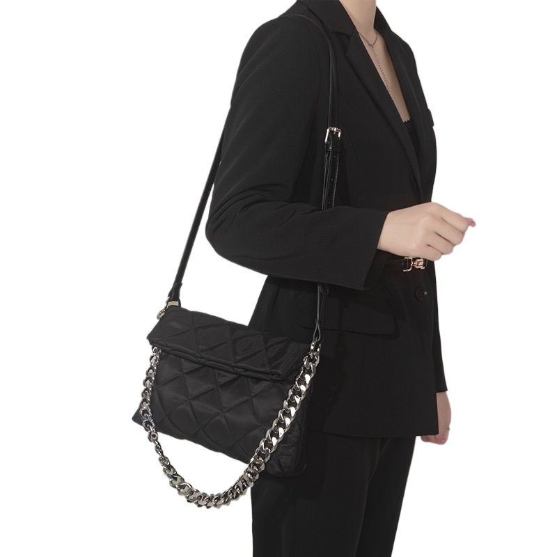 designer Korean Style High-End Thick Chain Small Square Bag for Women, Autumn and Winter Fashion Large Capacity Tote Bag, Oxford Fabric Niche Crossbod
