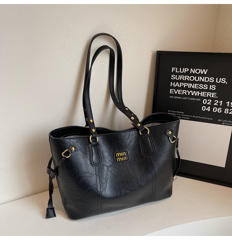 new Large-capacity bags for women autumn and winter styles with high-quality texture and a sense of sophistication Shoulder bags tote bags suitable